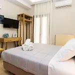 Alektor Studios & Apartments